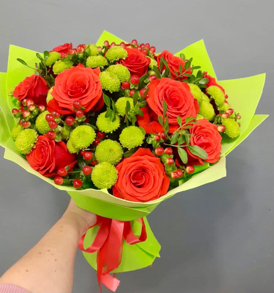 Букет цветов из: Хризантемы и Розы в Туголесский Бор