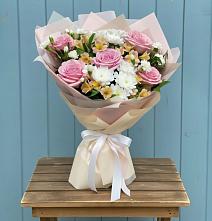 Букет цветов из:  Гвоздики, Орхидеи и Розы #REPLACE_PRED# Туголесский Бор