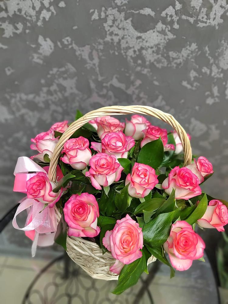 Цветочная композиция из Розы в корзине в Туголесский Бор