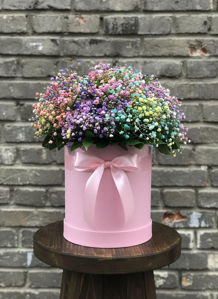 Цветочная композиция из Гипсофила и Розы в шляпной коробке в Туголесский Бор