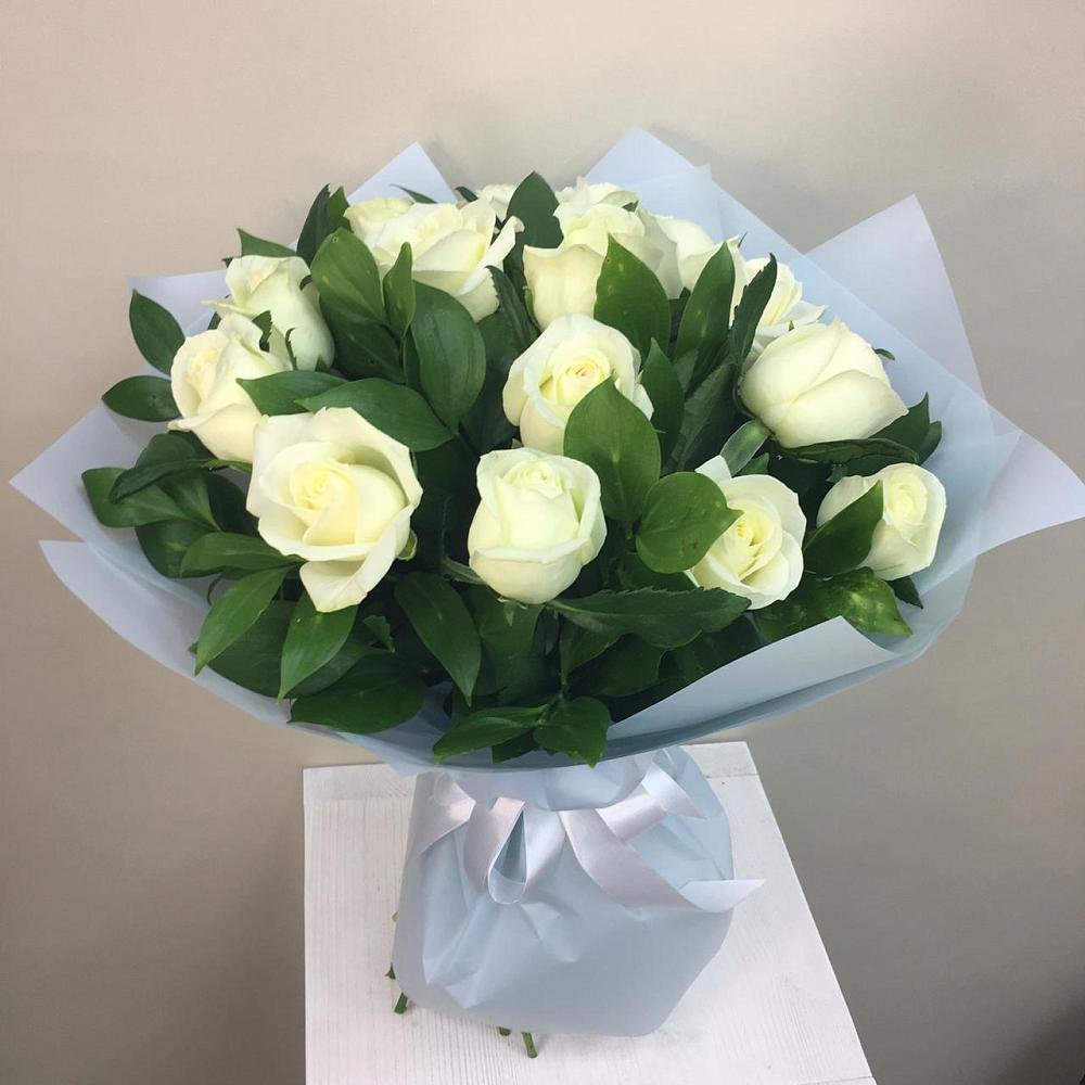 Букет 15 Белых роз Проуд в Туголесский Бор