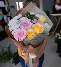 Букет цветов из:  Герберы, Розы и Хризантемы в Туголесский Бор