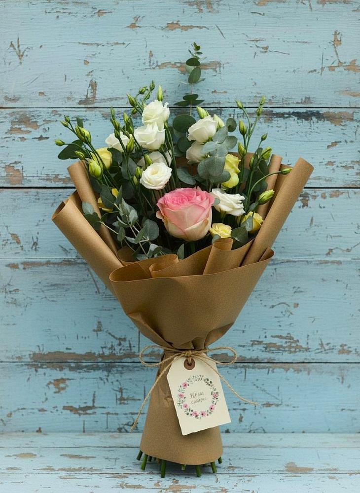 Букет цветов из: Розы и Лизиантусы в Туголесский Бор