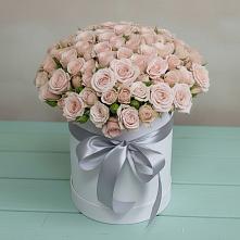 Цветочная композиция из Розы в шляпной коробке в Туголесский Бор