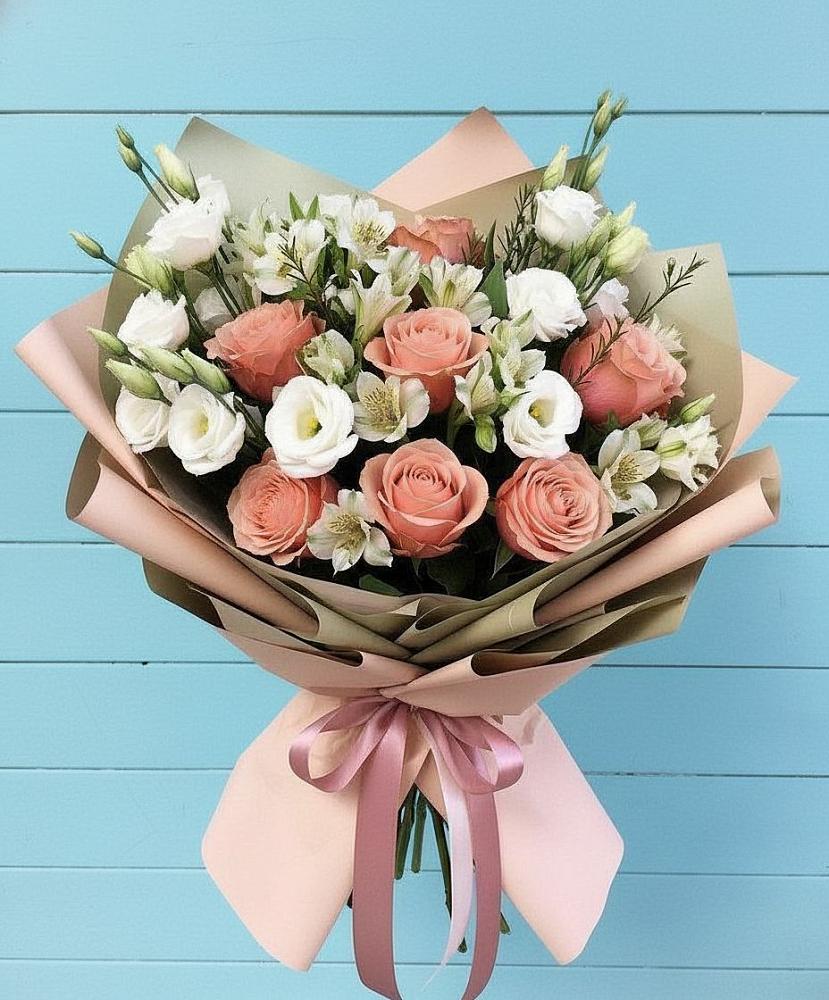 Букет цветов из: Розы, Альстромерии и Лизиантусы в Туголесский Бор