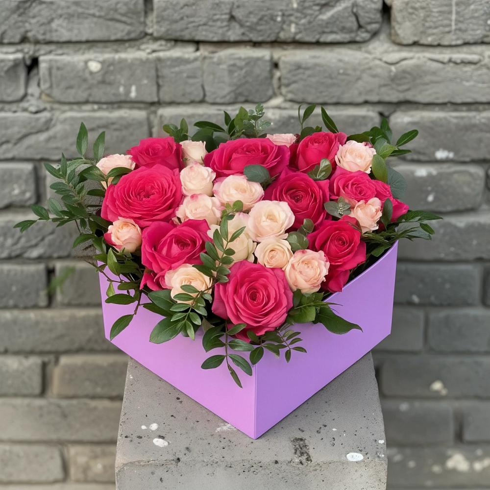 Цветочная композиция из Розы в коробке в Туголесский Бор