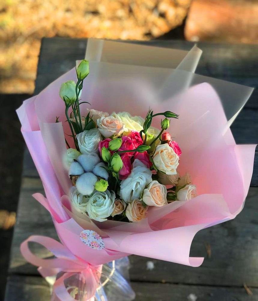 Букет цветов из: Розы и Лизиантусы в Туголесский Бор