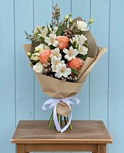 Букет цветов из:  Альстромерии, Лизиантусы, Розы и Хризантемы #REPLACE_PRED# Туголесский Бор