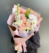 Букет цветов из:  Хризантемы и Розы в Туголесский Бор