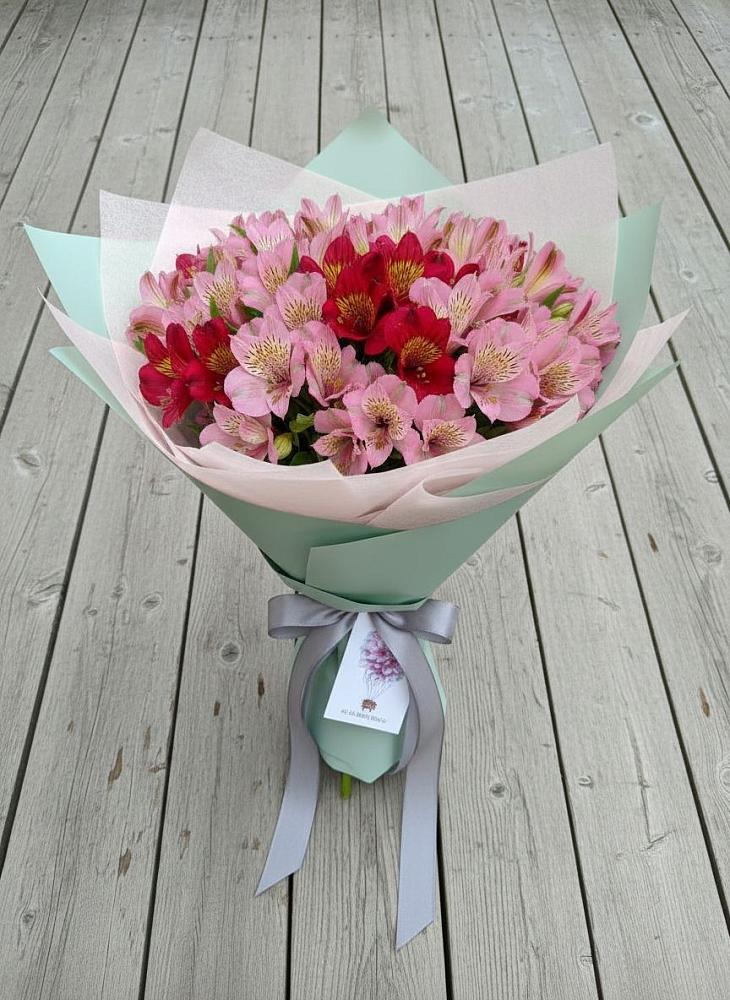 Букет цветов из: Альстромерии в Туголесский Бор