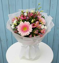 Букет цветов из:  Герберы, Альстромерии и Лизиантусы в Туголесский Бор