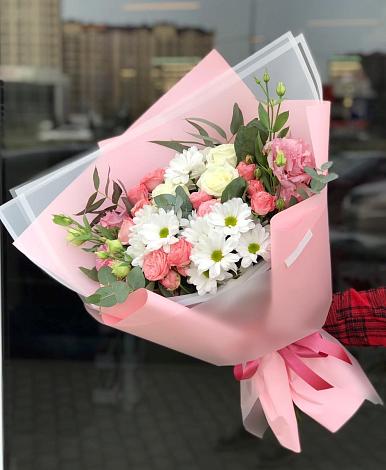 Букет цветов из: Розы, Лизиантусы и Хризантемы в Туголесский Бор