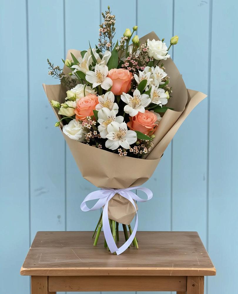 Букет цветов из: Альстромерии, Лизиантусы, Розы и Хризантемы в Туголесский Бор