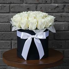 Цветочная композиция из Розы в шляпной коробке в Туголесский Бор